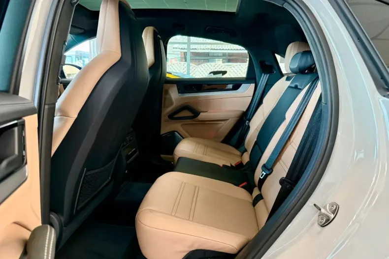 Porsche Cayenne din 2023 cu 33.598 km - oferta POR182328 - foto 10