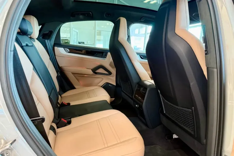 Porsche Cayenne din 2023 cu 33.598 km - oferta POR182328 - foto 12