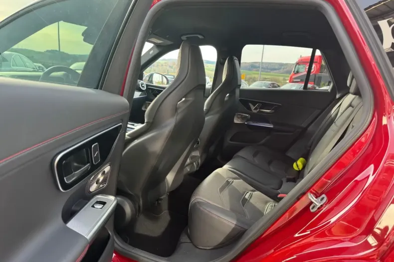 Mercedes-Benz GLC 63 AMG (Clasa GLC) din 2023 cu 11.430 km - oferta MER182345 - foto 11