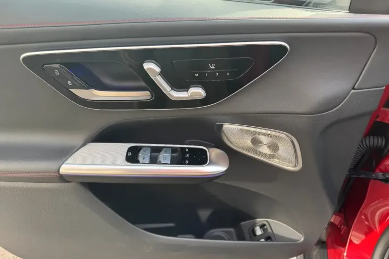 Mercedes-Benz GLC 63 AMG (Clasa GLC) din 2023 cu 11.430 km - oferta MER182345 - foto 13