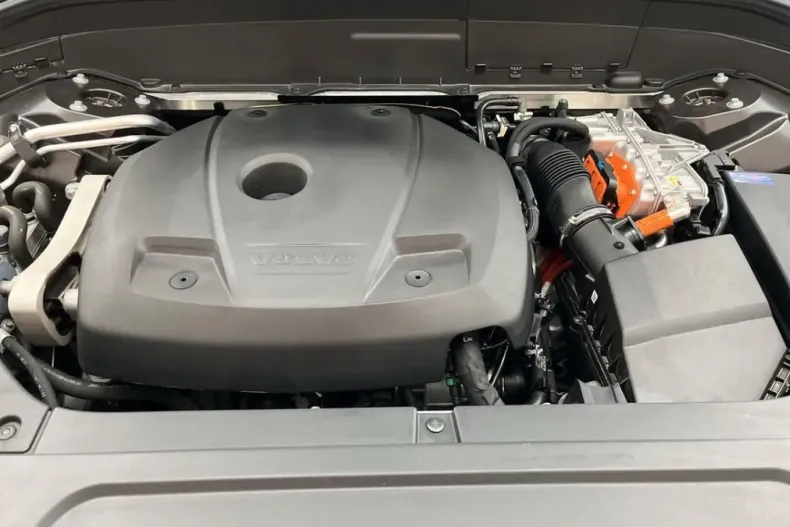 Volvo XC90 din 2023 cu 54.718 km - oferta VOL182347 - foto 8