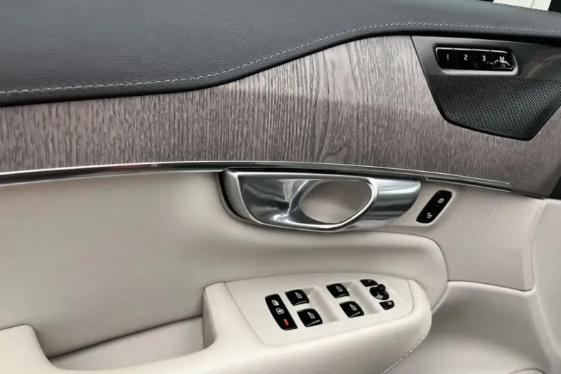 Volvo XC90 din 2023 cu 54.718 km - oferta VOL182347 - foto 20