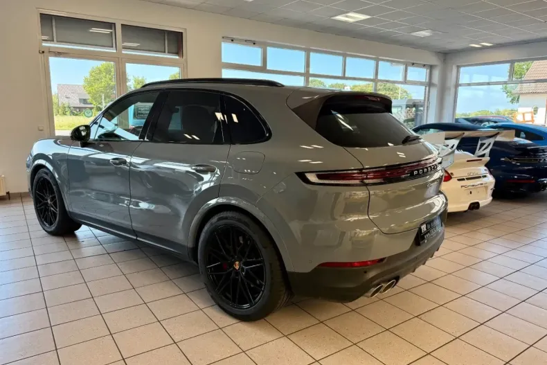 Porsche Cayenne din 2024 cu 3.997 km - oferta POR182348 - foto 3