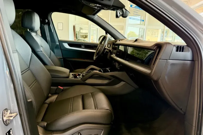 Porsche Cayenne din 2024 cu 3.997 km - oferta POR182348 - foto 13