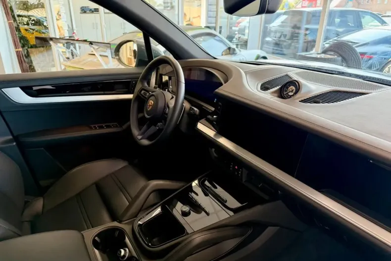 Porsche Cayenne din 2024 cu 3.997 km - oferta POR182348 - foto 14