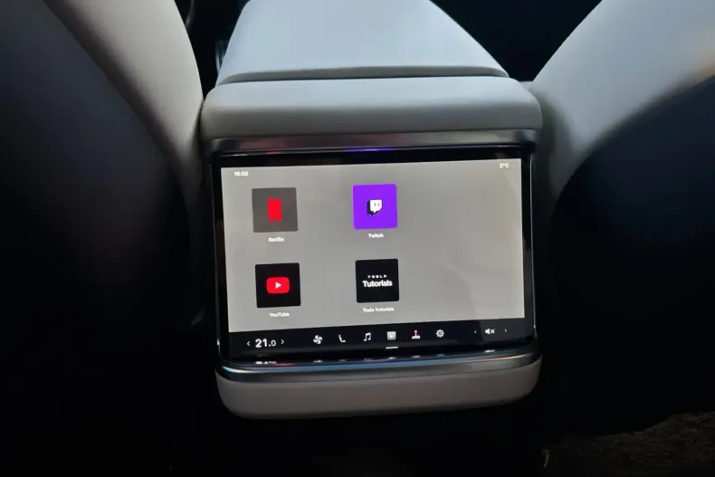 Tesla Model S din 2023 cu 4.888 km - oferta TES182349 - foto 37