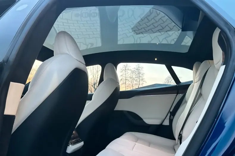 Tesla Model S din 2023 cu 4.888 km - oferta TES182349 - foto 41