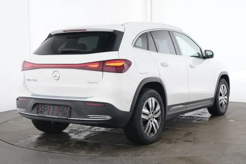Mercedes-Benz EQA din 2024 cu 19.987 km - oferta MER182358 - foto 4