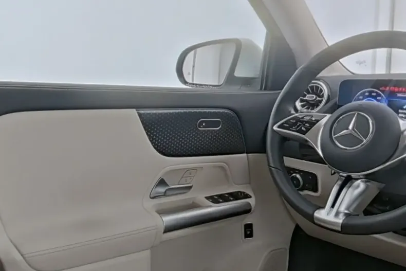 Mercedes-Benz EQA din 2024 cu 19.987 km - oferta MER182358 - foto 6