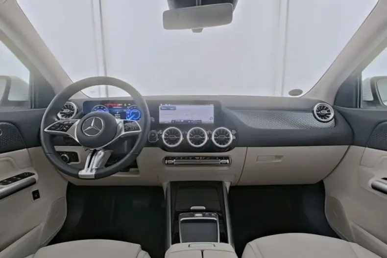 Mercedes-Benz EQA din 2024 cu 19.987 km - oferta MER182358 - foto 8