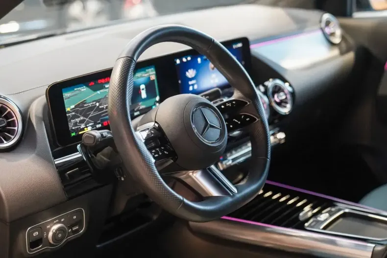 Mercedes-Benz EQA din 2024 cu 11.645 km - oferta MER182362 - foto 16