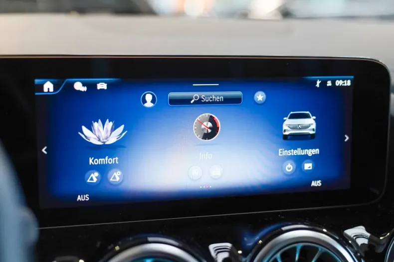 Mercedes-Benz EQA din 2024 cu 11.645 km - oferta MER182362 - foto 19