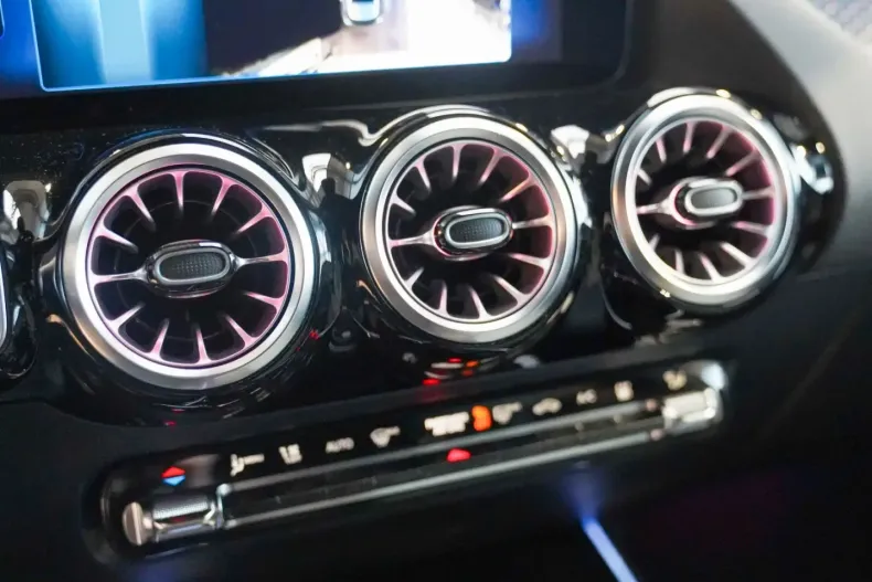 Mercedes-Benz EQA din 2024 cu 11.645 km - oferta MER182362 - foto 23