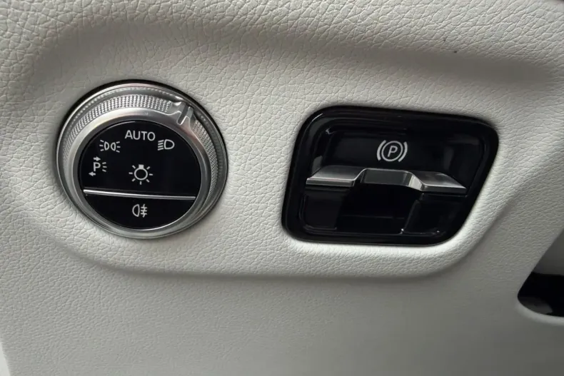 Mercedes-Benz EQS din 2023 cu 19.816 km - oferta MER182364 - foto 35