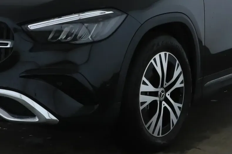 Mercedes-Benz GLA 220 (Clasa GLA) din 2024 cu 10.000 km - oferta MER182371 - foto 4