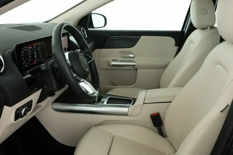 Mercedes-Benz GLA 220 (Clasa GLA) din 2024 cu 10.000 km - oferta MER182371 - foto 5