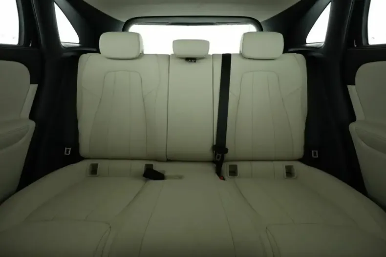 Mercedes-Benz GLA 220 (Clasa GLA) din 2024 cu 10.000 km - oferta MER182371 - foto 8