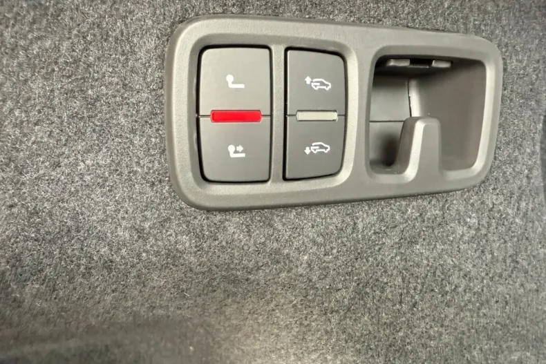 Audi SQ8 din 2025 cu 4.500 km - oferta AUD182380 - foto 44