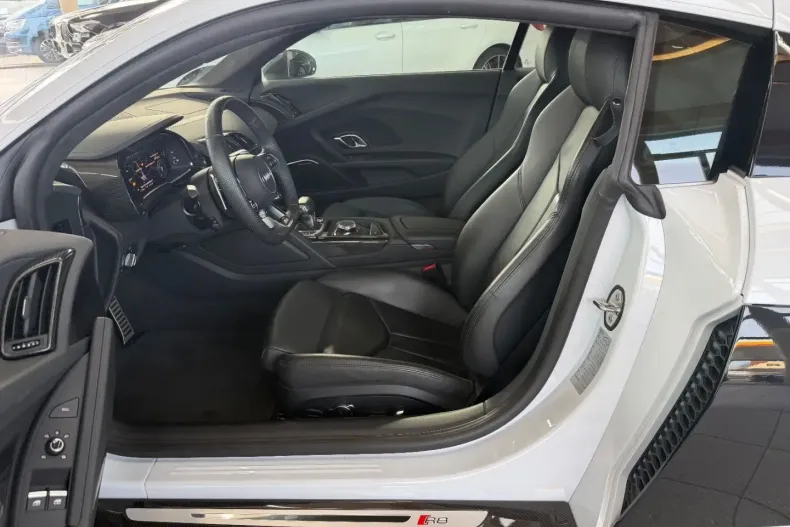 Audi R8 din 2023 cu 11.700 km - oferta AUD182390 - foto 13