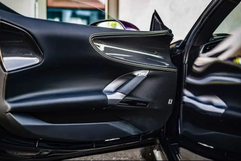 Ferrari SF90 din 2024 cu 3.620 km - oferta FER182400 - foto 11