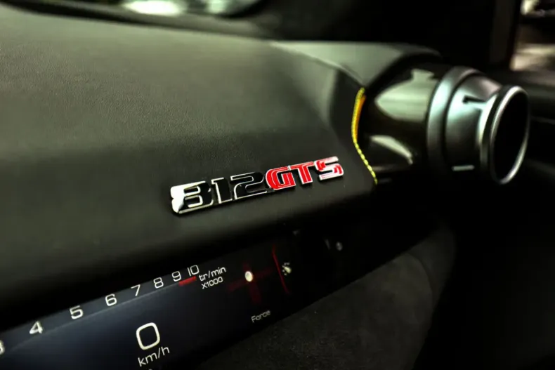 Ferrari 812 din 2023 cu 1.390 km - oferta FER182401 - foto 19