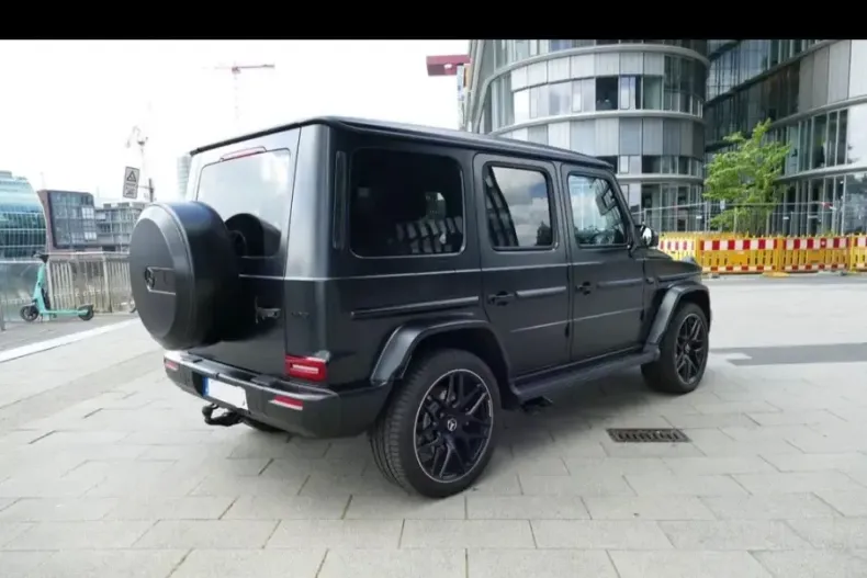 Mercedes-Benz G 63 AMG (Clasa G) din 2024 cu 3.700 km - oferta MER182406 - foto 4