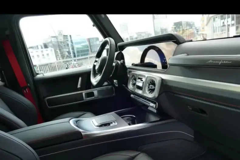 Mercedes-Benz G 63 AMG (Clasa G) din 2024 cu 3.700 km - oferta MER182406 - foto 10