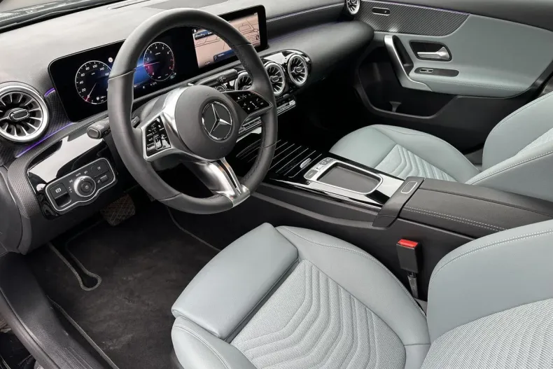 Mercedes-Benz A 180 (Clasa A) din 2024 cu 8.338 km - oferta MER182426 - foto 10