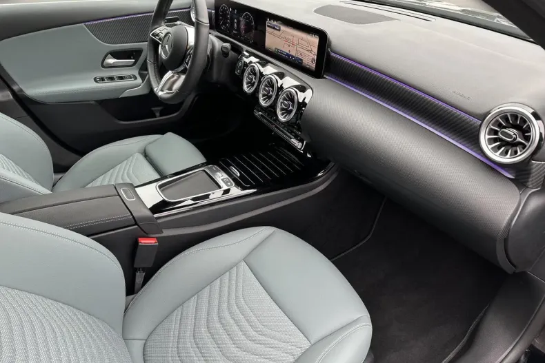 Mercedes-Benz A 180 (Clasa A) din 2024 cu 8.338 km - oferta MER182426 - foto 13