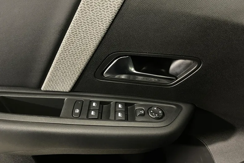 Citroën C4 din 2022 cu 100.117 km - oferta CIT182451 - foto 13