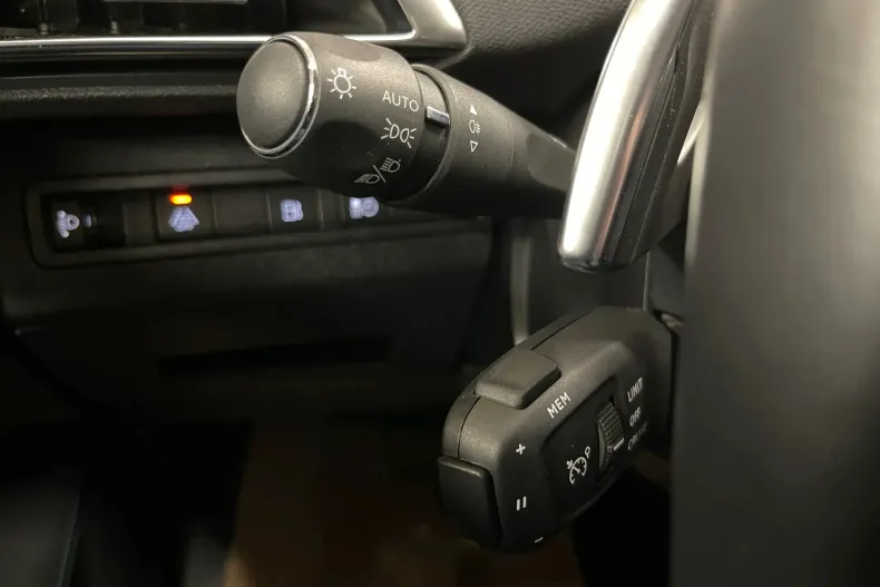 Peugeot 3008 din 2021 cu 77.868 km - oferta PEU182456 - foto 25