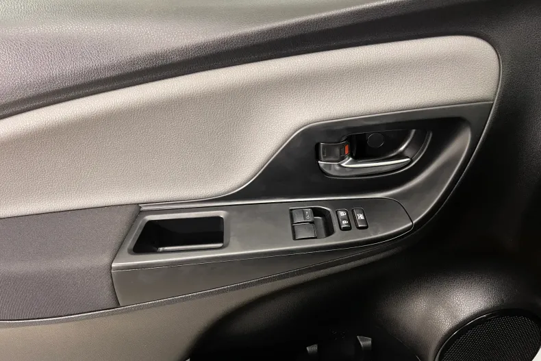 Toyota Yaris din 2020 cu 135.040 km - oferta TOY182461 - foto 19