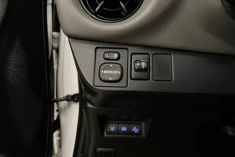 Toyota Yaris din 2020 cu 135.040 km - oferta TOY182461 - foto 20