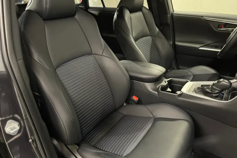 Toyota RAV4 din 2021 cu 154.642 km - oferta TOY182474 - foto 9