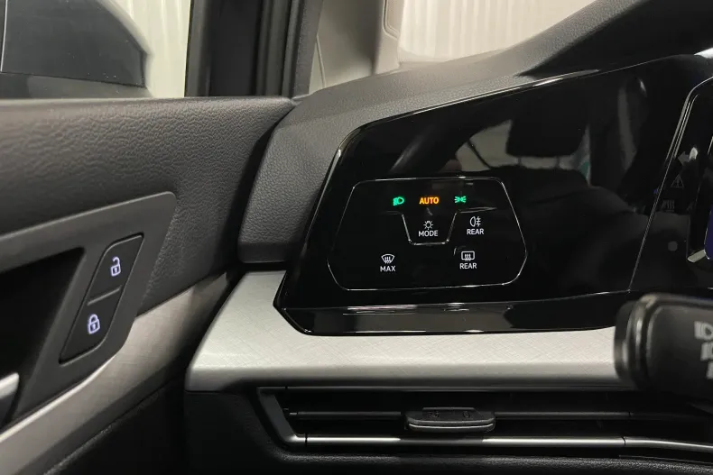 Volkswagen Golf din 2021 cu 120.878 km - oferta VOL182482 - foto 22