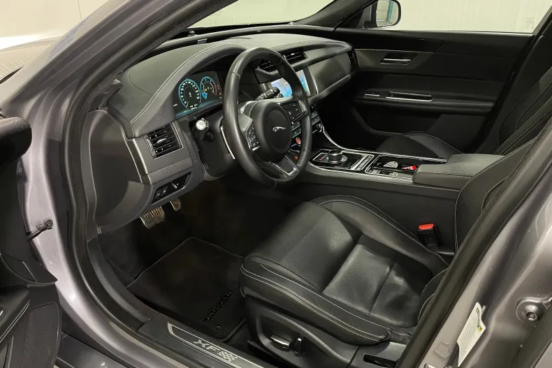 Jaguar XF din 2020 cu 99.673 km - oferta JAG182484 - foto 5
