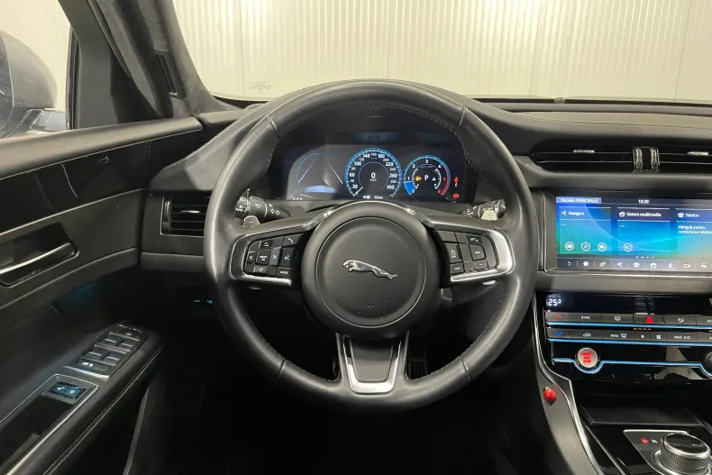 Jaguar XF din 2020 cu 99.673 km - oferta JAG182484 - foto 6