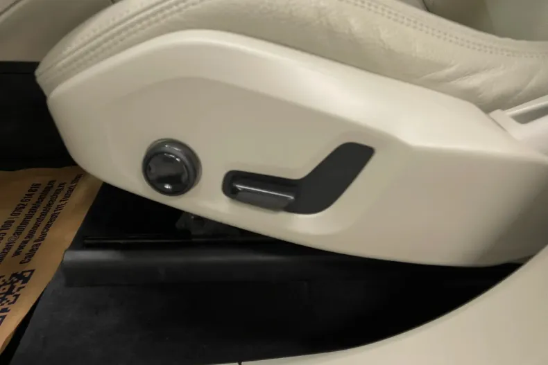 Volvo XC60 din 2020 cu 91.112 km - oferta VOL182487 - foto 22