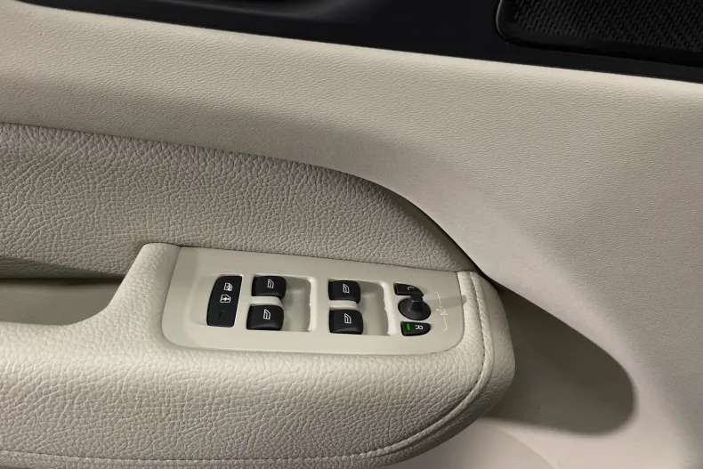 Volvo XC60 din 2020 cu 91.112 km - oferta VOL182487 - foto 25