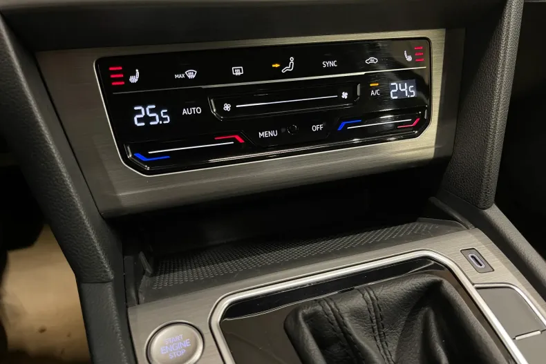 Volkswagen Passat din 2021 cu 118.632 km - oferta VOL182488 - foto 19