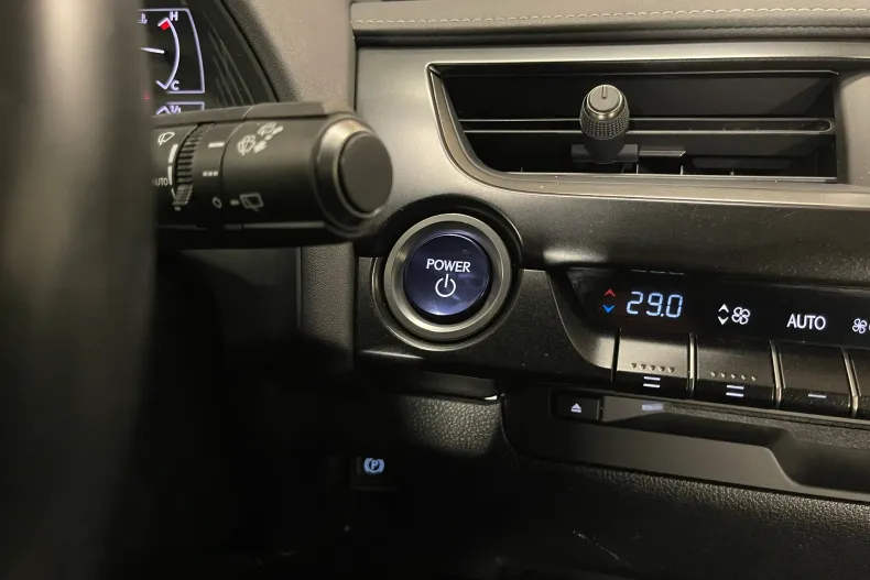 Lexus UX din 2021 cu 95.429 km - oferta LEX182494 - foto 21