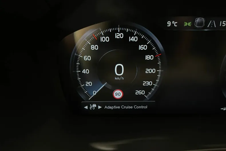 Volvo XC60 din 2020 cu 118.426 km - oferta VOL182497 - foto 29