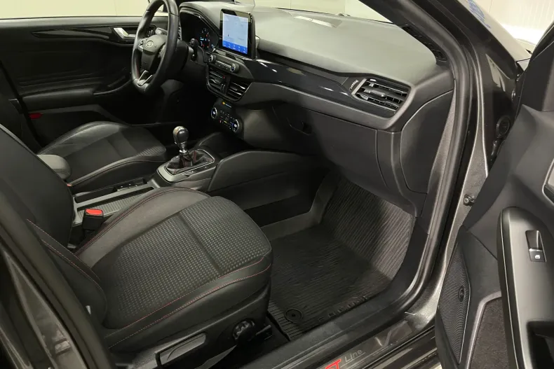 Ford Focus din 2021 cu 131.080 km - oferta FOR182507 - foto 9