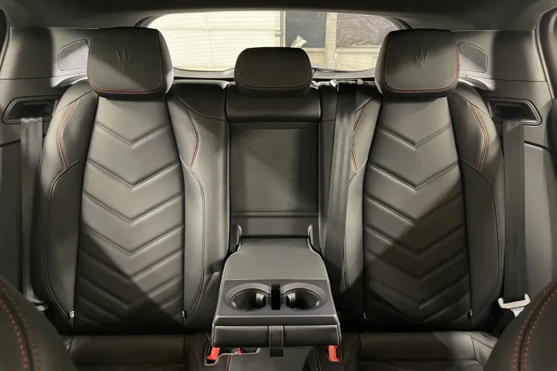 Maserati Grecale din 2023 cu 70.406 km - oferta MAS182510 - foto 12