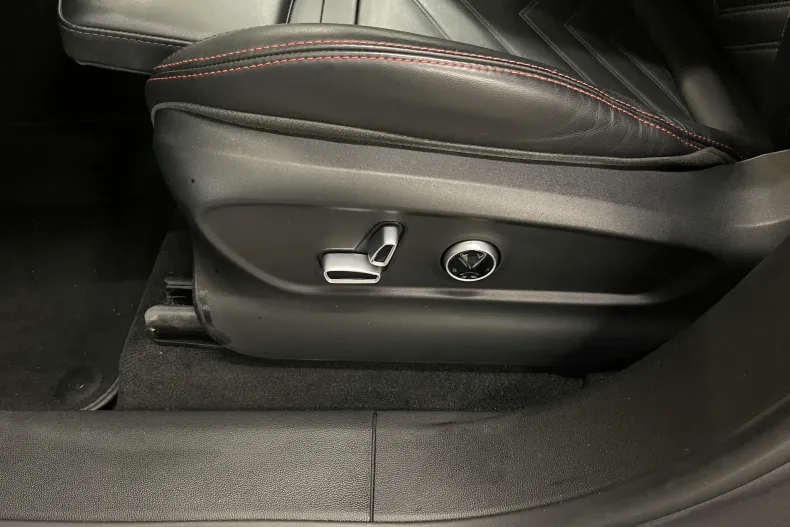 Maserati Grecale din 2023 cu 70.406 km - oferta MAS182510 - foto 29