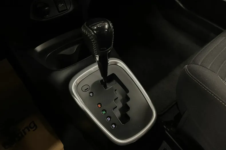 Toyota Yaris din 2020 cu 120.055 km - oferta TOY182515 - foto 19