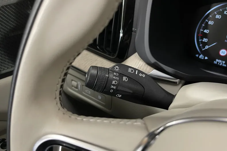 Volvo XC60 din 2020 cu 94.919 km - oferta VOL182518 - foto 30