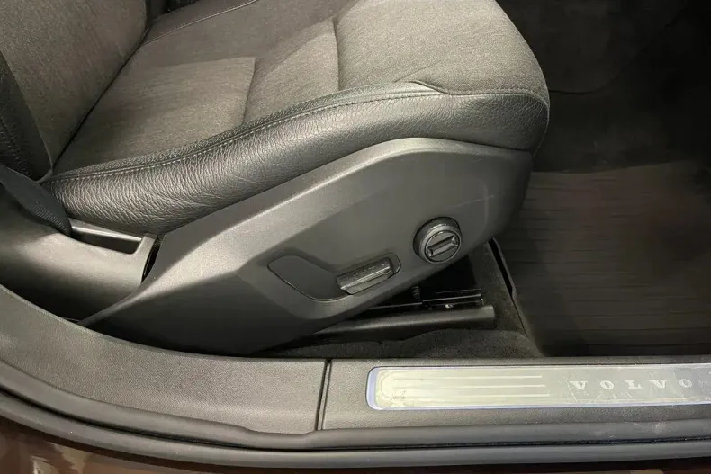 Volvo V90 din 2021 cu 152.068 km - oferta VOL182526 - foto 24