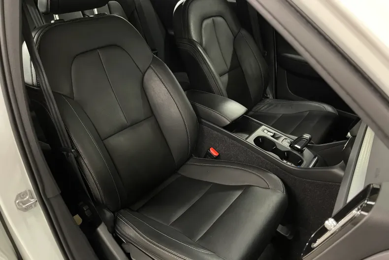 Volvo XC40 din 2021 cu 69.676 km - oferta VOL182530 - foto 10