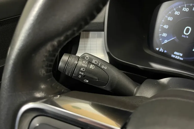 Volvo XC40 din 2021 cu 69.676 km - oferta VOL182530 - foto 25